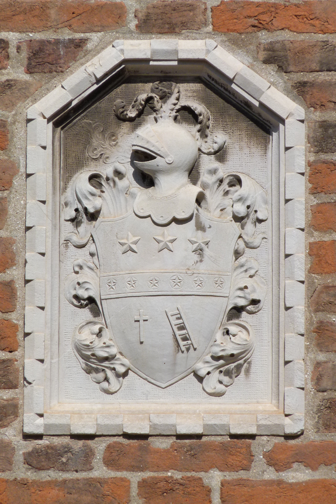 stemma famigliare (rilievo, opera isolata) - ambito veneziano (secc. XIX-XX)