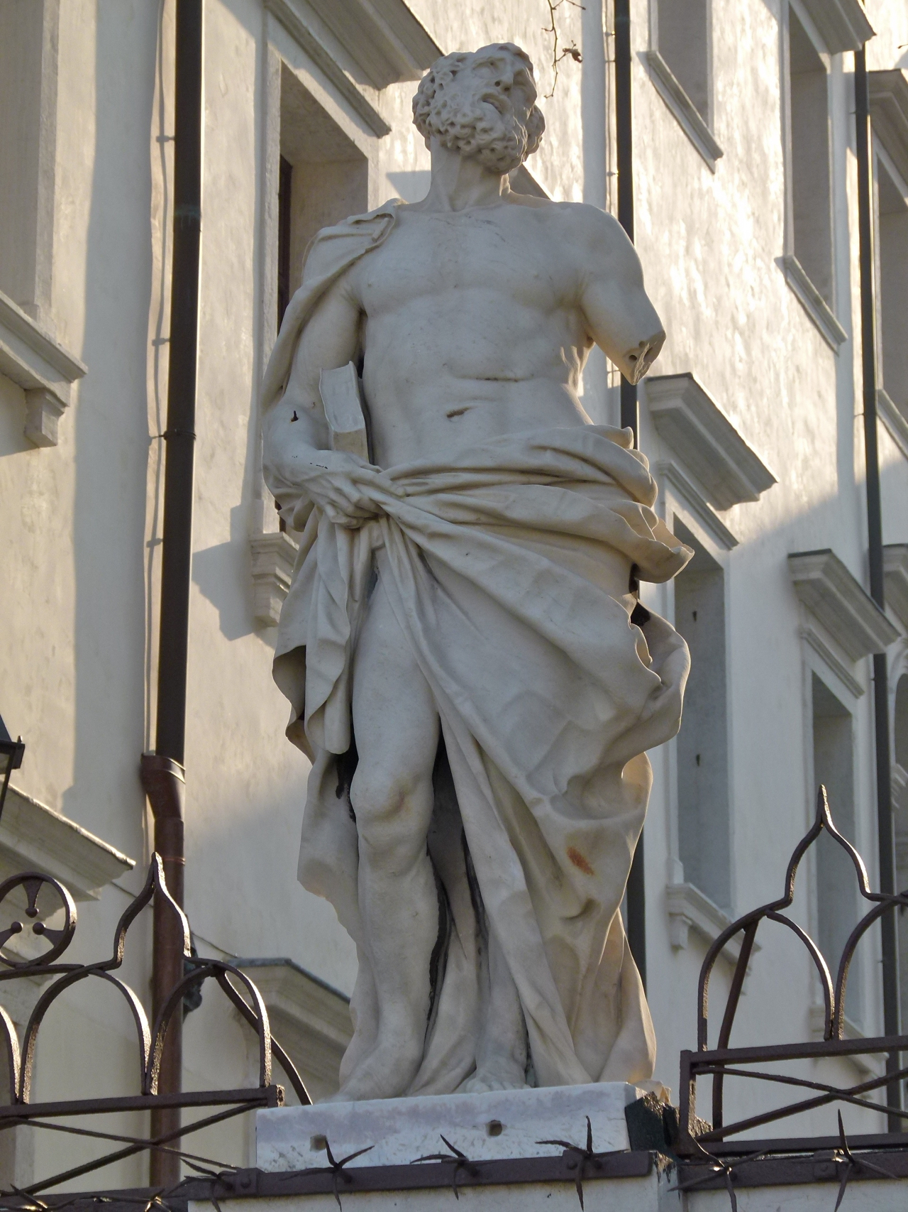 Evangelista (?) (statua, insieme) di Marinali Orazio (attribuito) - ambito veneziano (sec. XVIII)