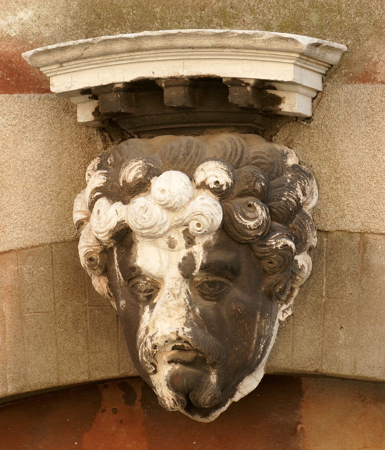 testa d'uomo con barba (chiave d'arco, opera isolata) - ambito veneziano (sec. XVII)