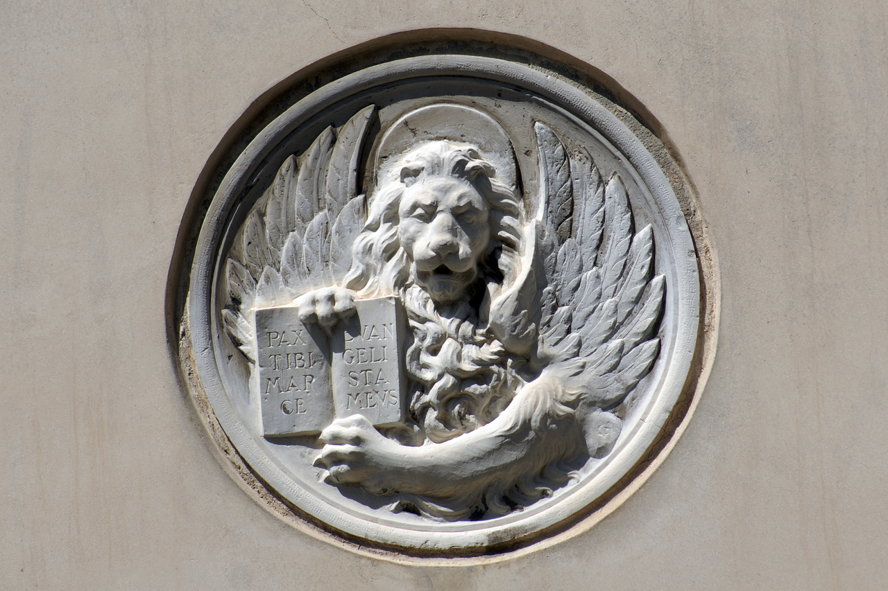 simbolo di San Marco: leone (rilievo, pendant) - ambito veneziano (sec. XX)