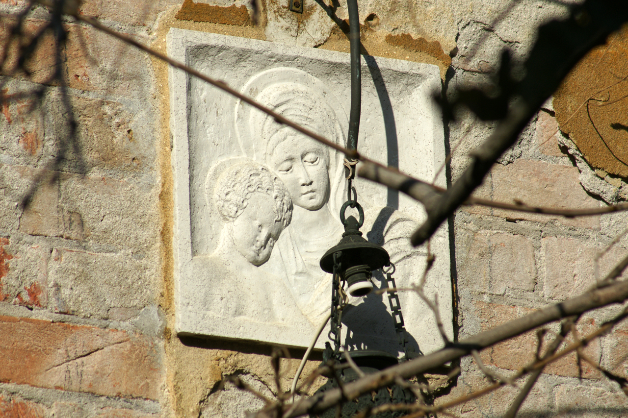 Madonna con Bambino (rilievo, opera isolata) - ambito veneziano (secc. XIX-XX)