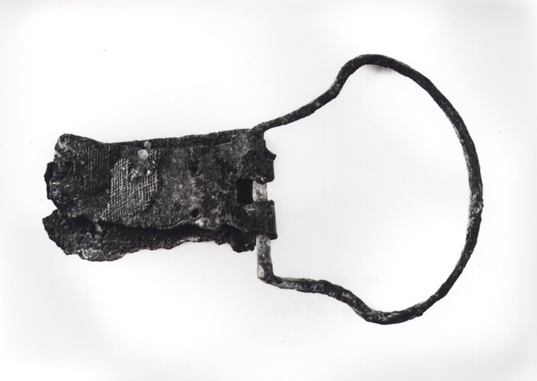 fibbia, a lira (secc.VIII d.C./ XIV d.C)