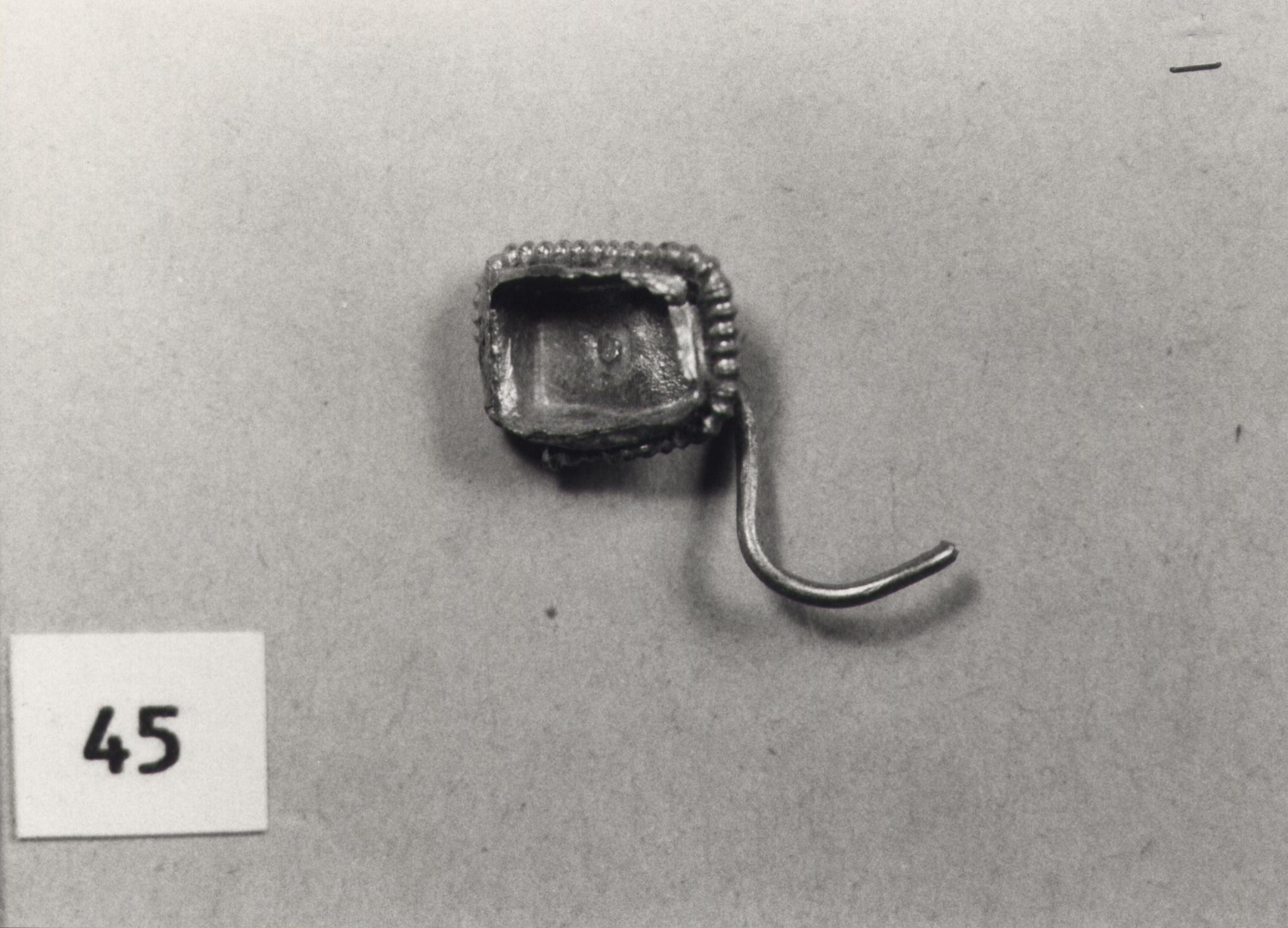 orecchino (secc. I d.C./ III d.C)