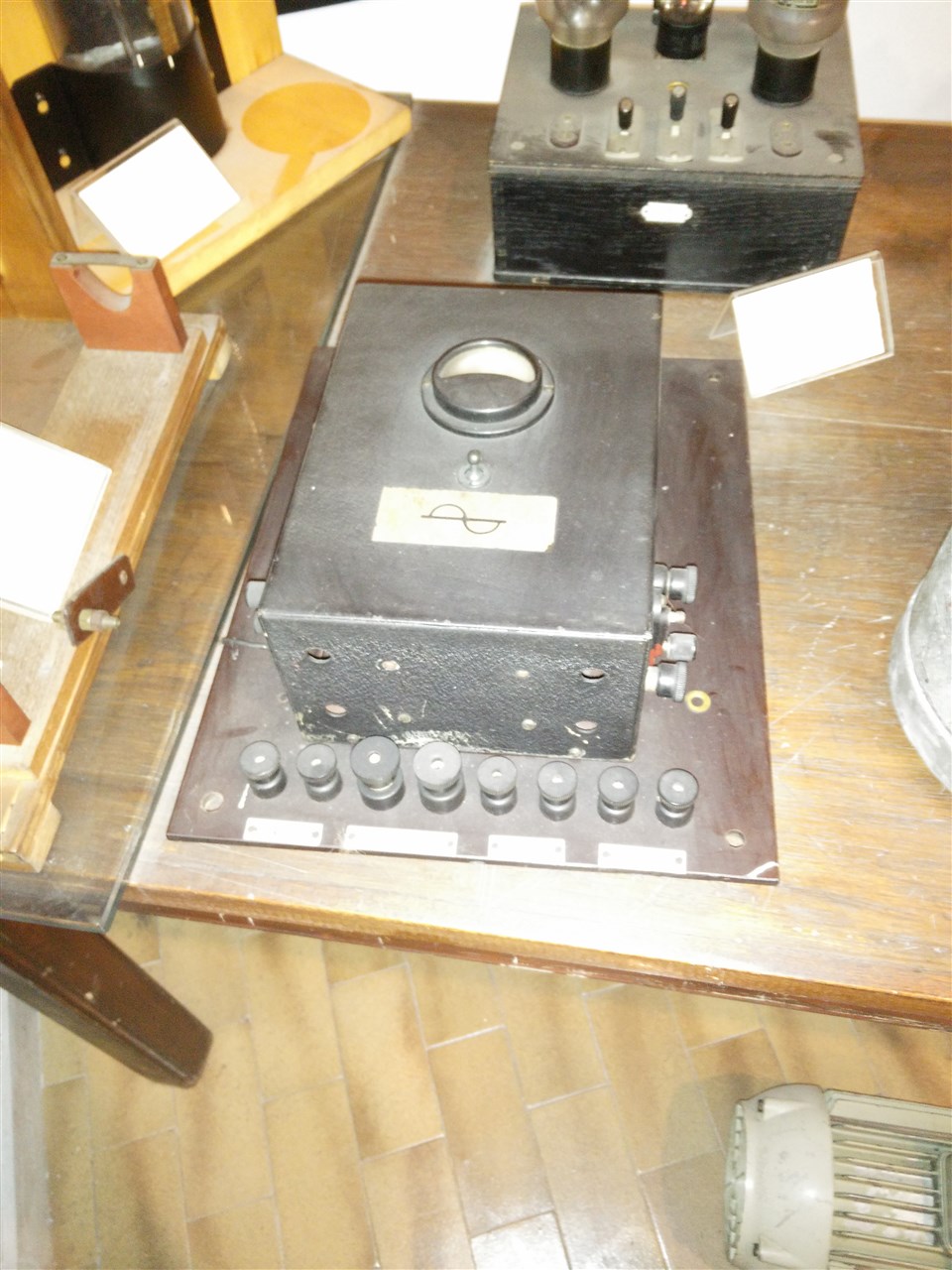 trasformatore, TRASFORMATORE DI CORRENTE CON PIU’ USCITE (POST 1850)
