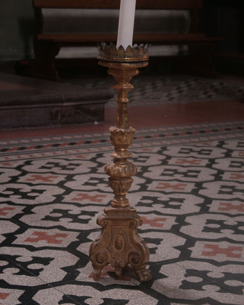 soggetto assente (candeliere, elemento d'insieme) - bottega Italia centrale (sec. XVIII)