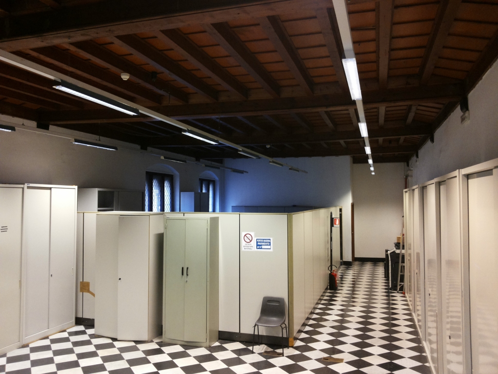 Palazzo San Giorgio con edicola votiva (palazzo, pubblico) - Genova (GE)  <br>Condizioni d'uso: <a class='link-esterno' href='https://docs.italia.it/italia/icdp/icdp-pnd-circolazione-riuso-docs/it/v1.0-giugno-2022/testo-etichetta-BCS.html' target='_bcs'>Beni Culturali Standard (BCS)</a>