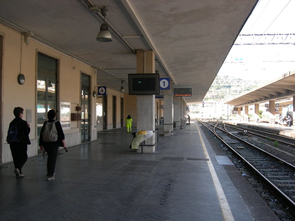 Stazione Ferroviaria di La Spezia Centrale (stazione, ferroviaria) - La Spezia (SP)  <br>Condizioni d'uso: <a class='link-esterno' href='https://docs.italia.it/italia/icdp/icdp-pnd-circolazione-riuso-docs/it/v1.0-giugno-2022/testo-etichetta-BCS.html' target='_bcs'>Beni Culturali Standard (BCS)</a>