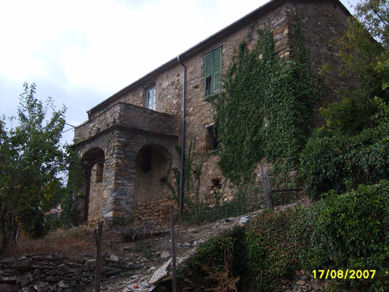 Ex Casa Canonica ed area di pertinenza antistante (canonica) - Borghetto d'Arroscia (IM) 