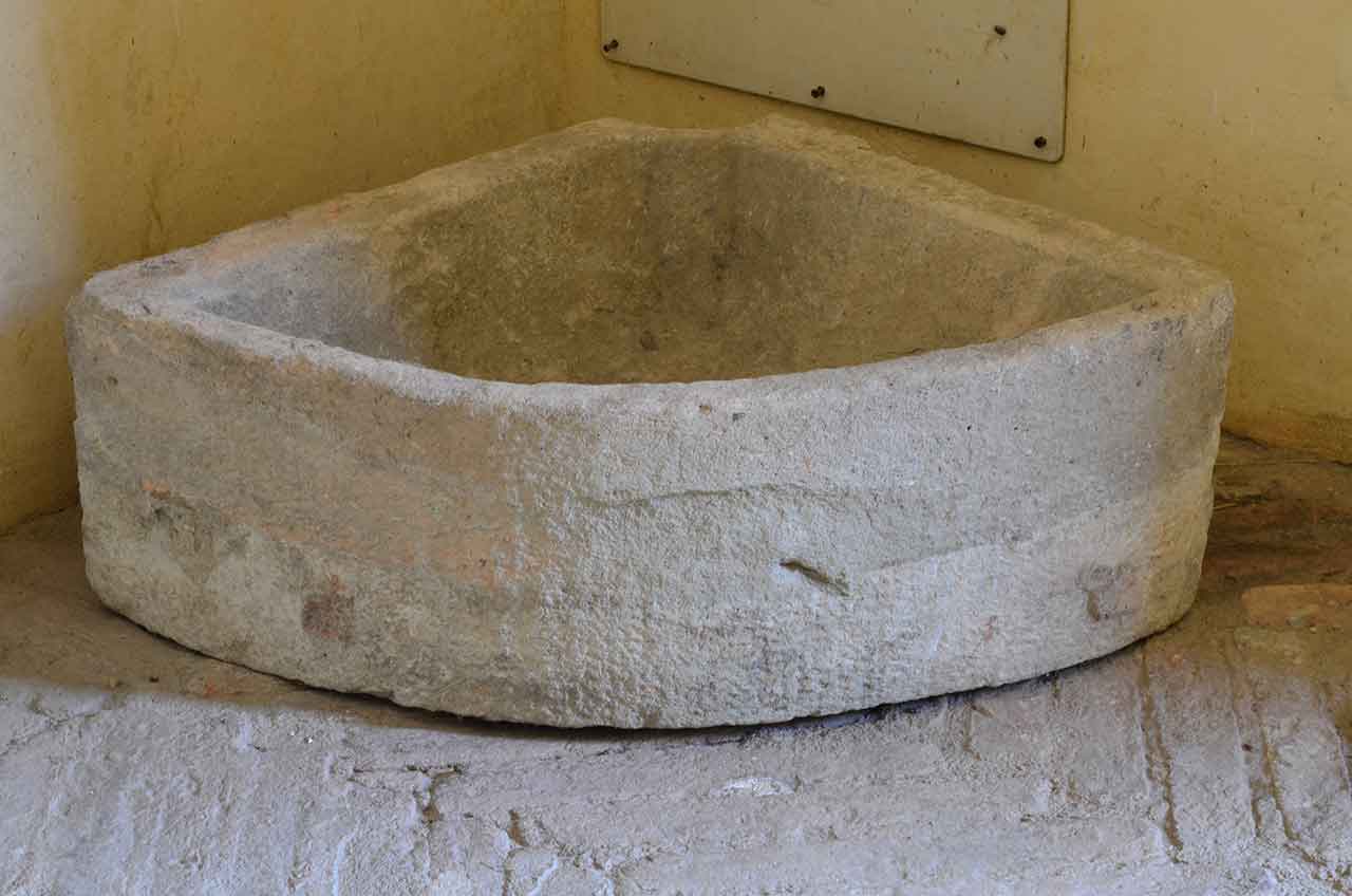 soggetto assente (lavabo, opera isolata) - bottega Italia centrale (sec. XIX)
