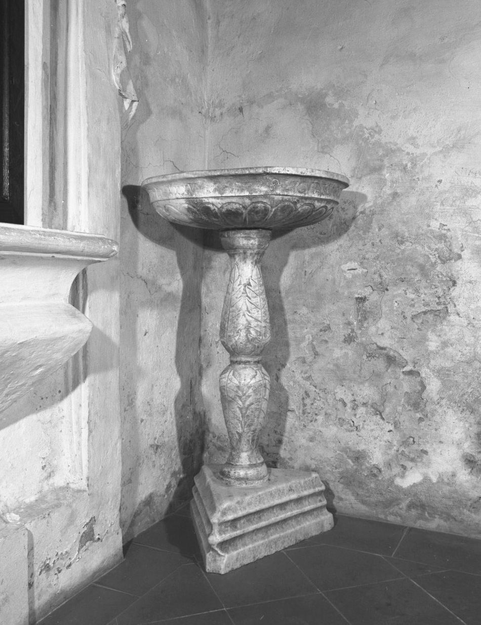 acquasantiera - a fusto - bottega toscana (sec. XVI)