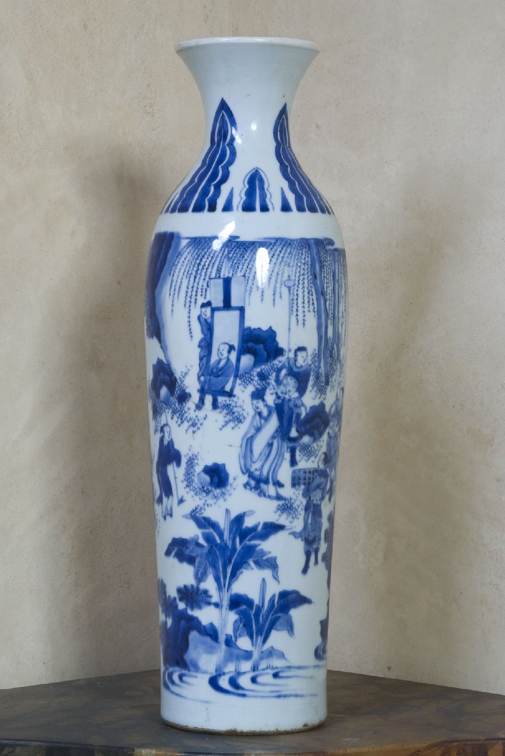 Paesaggio con figure umane (vaso, insieme) - produzione asiatica (sec. XVII)