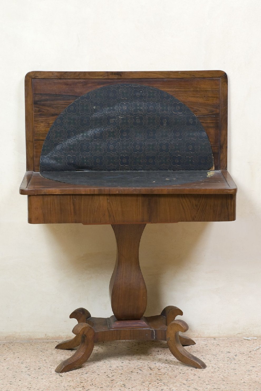 soggetto assente (tavolo da gioco, opera isolata) - bottega Italia centrale (sec. XIX)