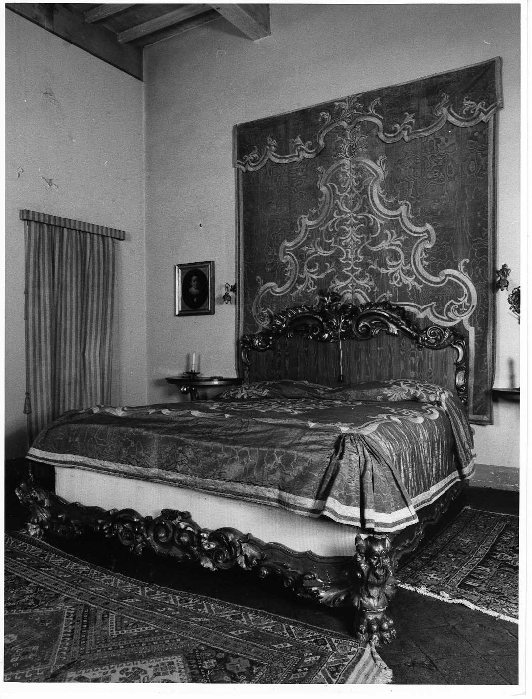 soggetto assente (letto, opera isolata) - bottega Italia centrale (sec. XVIII)