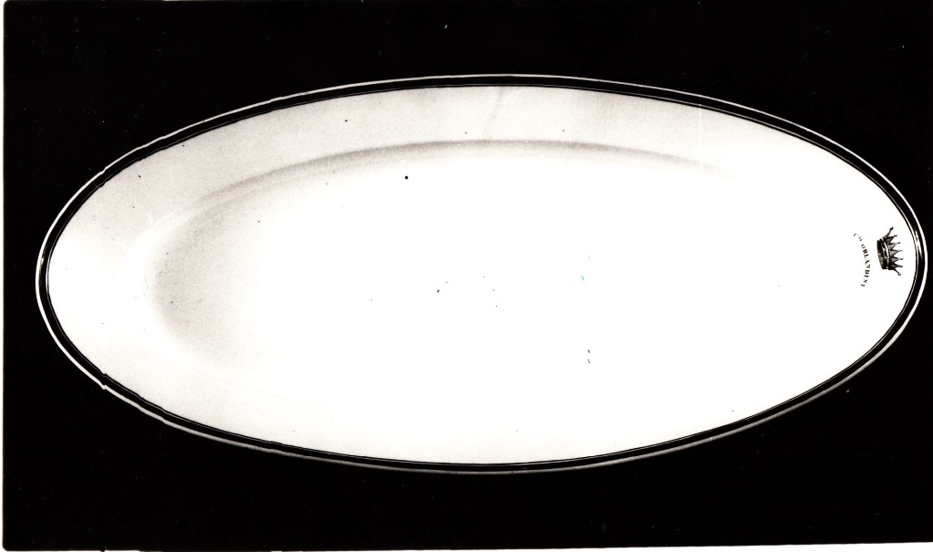 soggetto assente (piatto, elemento d'insieme) - bottega Italia centrale (seconda metà sec. XIX)