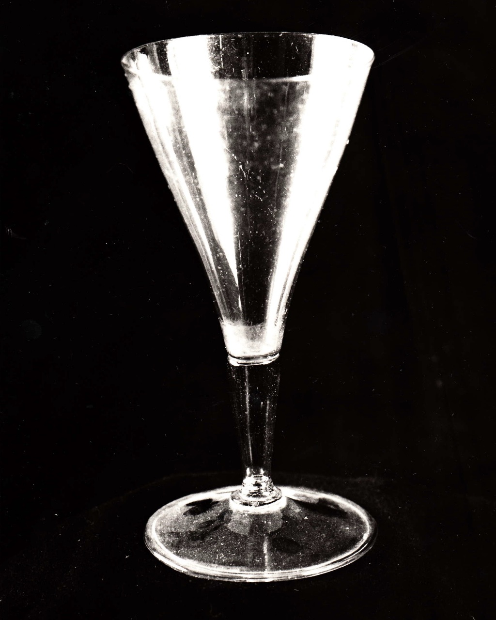 soggetto assente (bicchiere, elemento d'insieme) - bottega umbra (prima metà sec. XX)