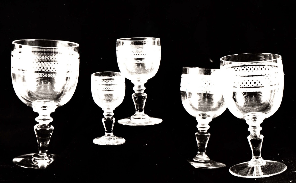 soggetto assente (bicchiere, elemento d'insieme) - bottega Italia centrale (prima metà sec. XX)