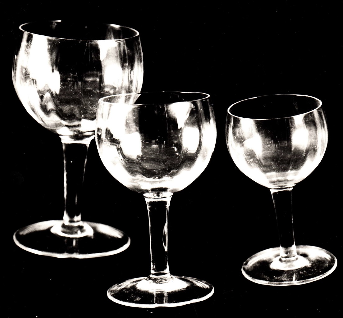 soggetto assente (bicchiere, elemento d'insieme) - bottega Italia centrale (sec. XX)