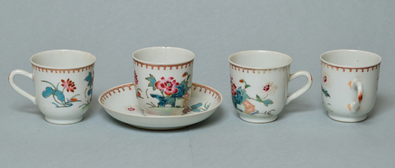 soggetto assente (tazzina, elemento d'insieme) - bottega Italia centrale (sec. XIX)