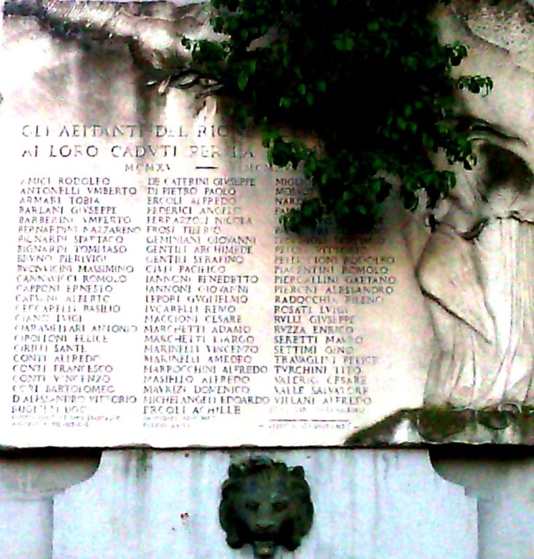 allegoria della Pace (monumento ai caduti - a lapide) di Guidi Guido (sec. XX)