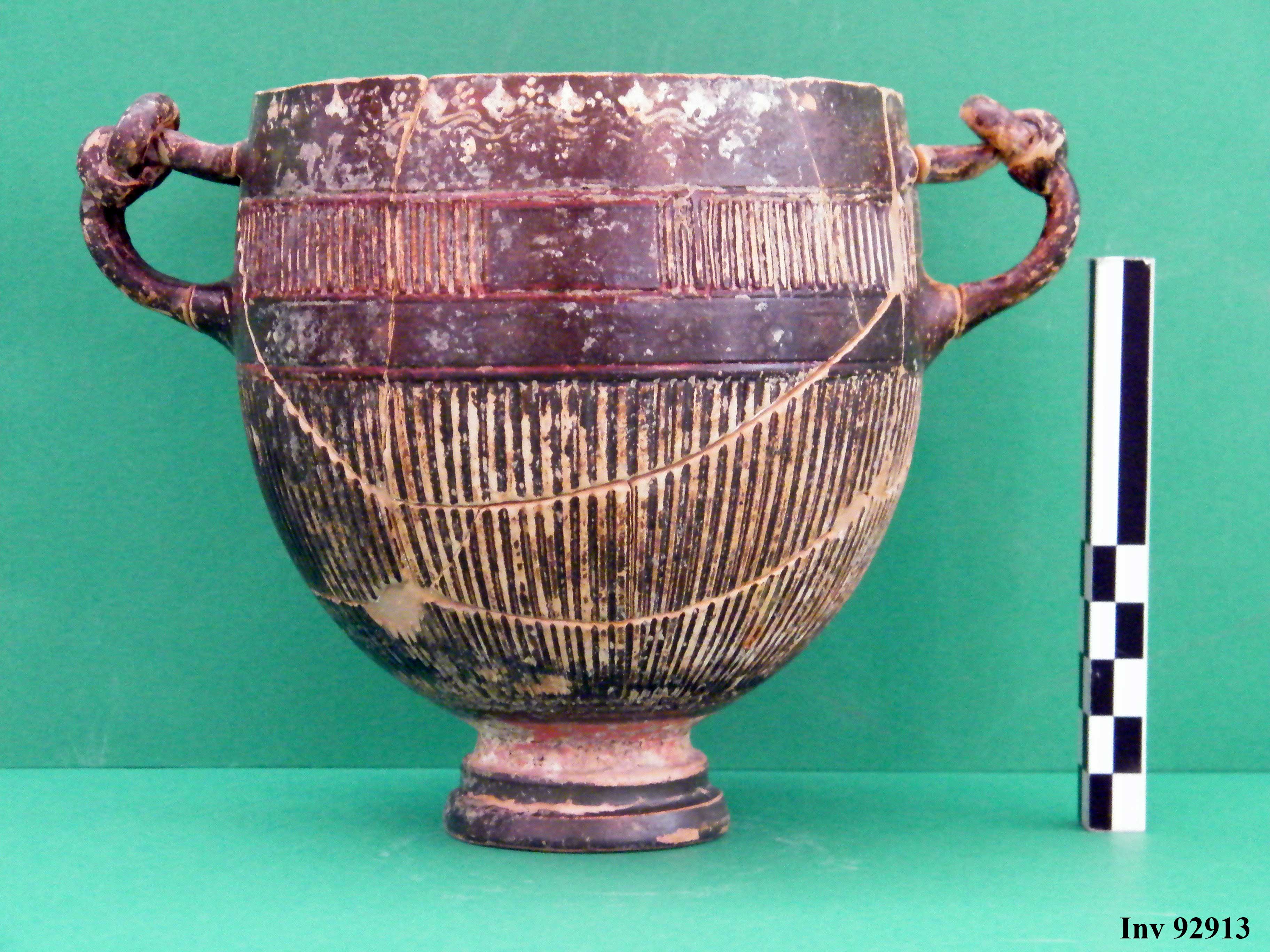 tazza, ad anse annodate (fine IV a.C)