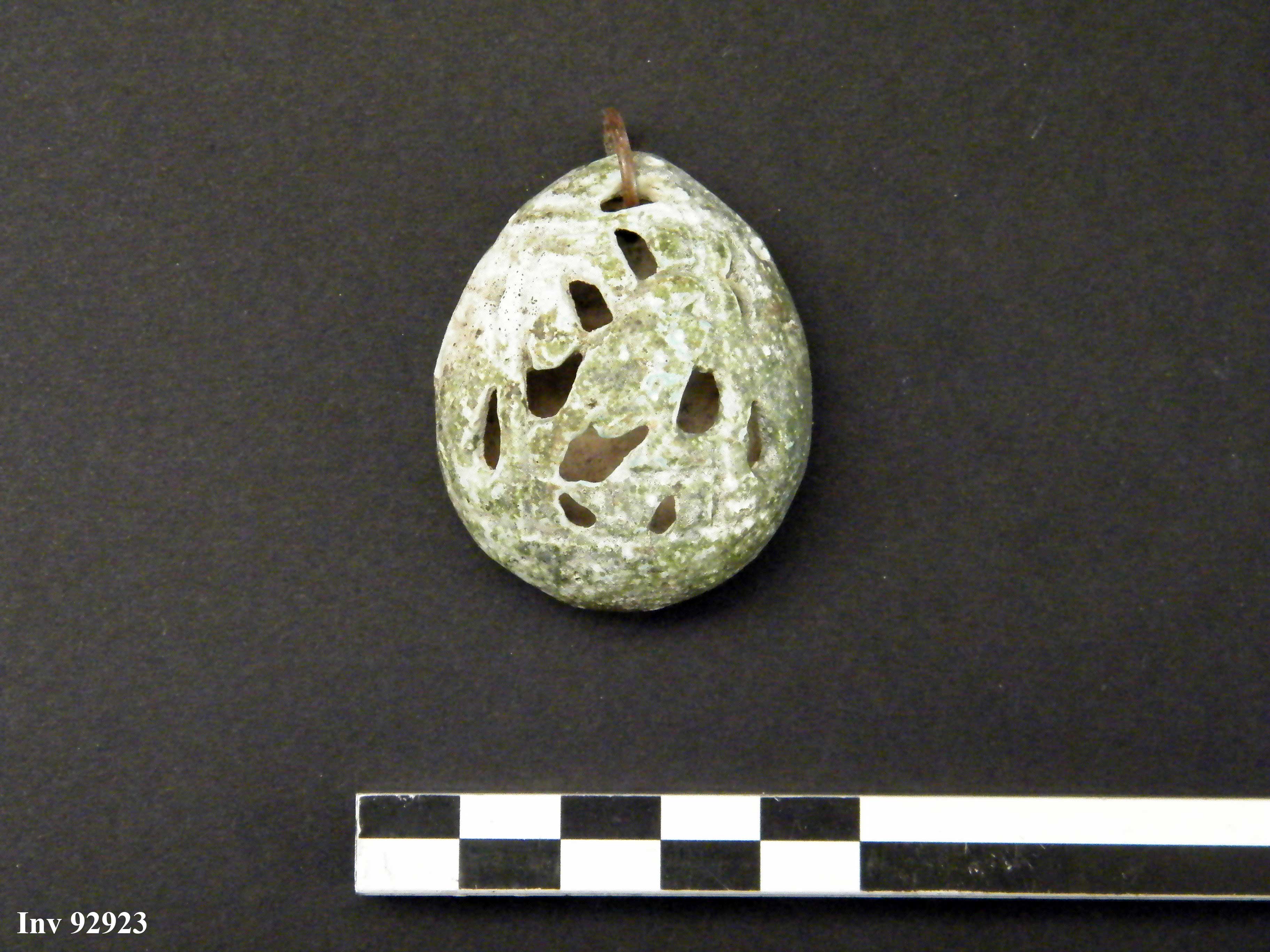 amuleto, a ciprea (VII a.C)