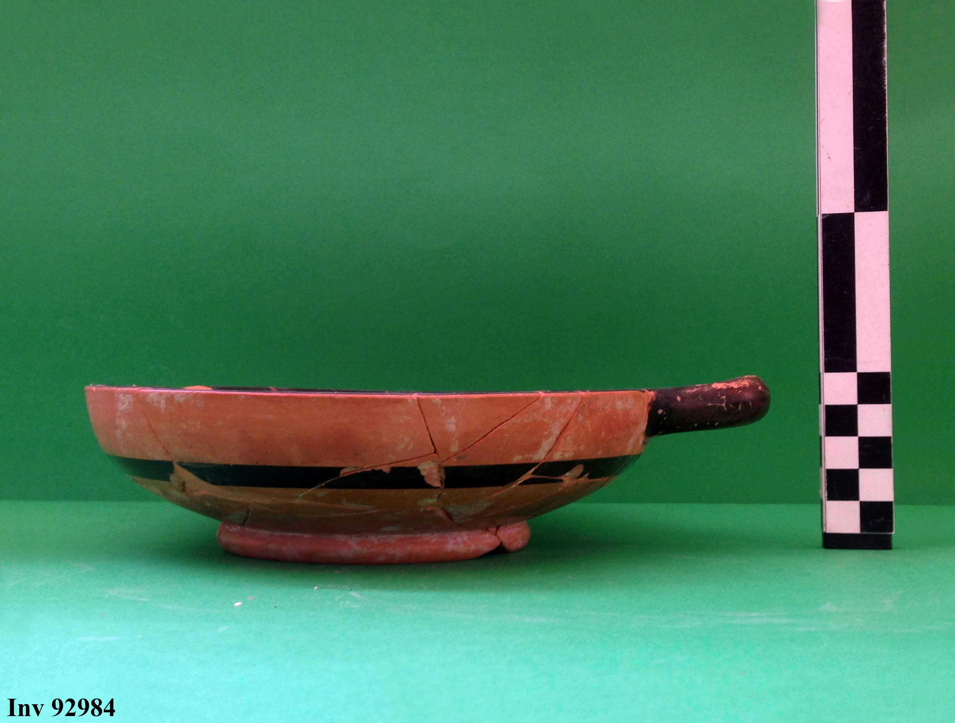 coppa, monoansata (fine VI a.C)