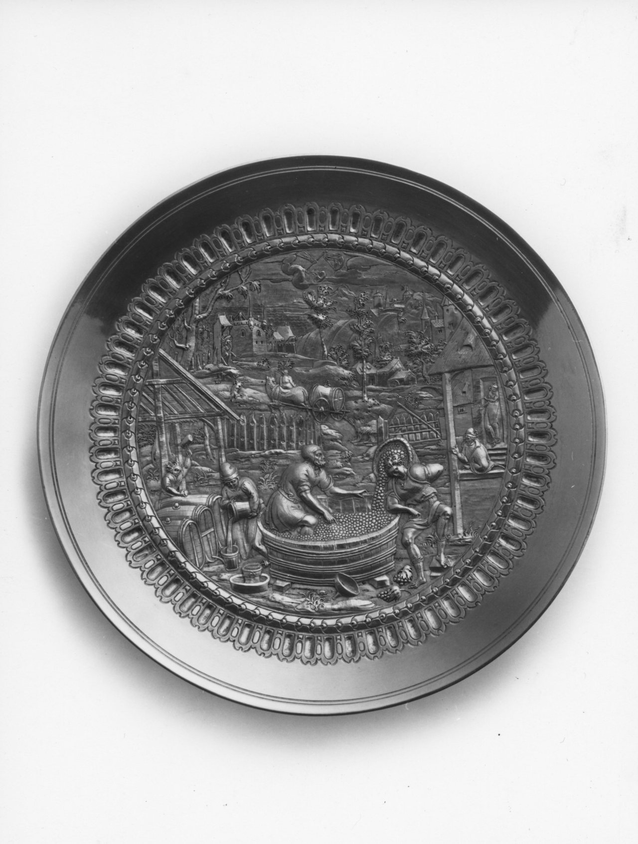 allegoria del mese di Settembre (coppa) di Hubner Paul (sec. XVI)