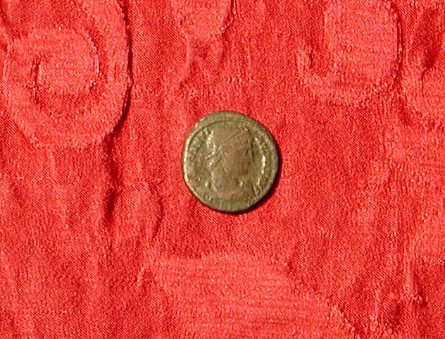 moneta - nummus - ambito romano imperiale (sec. IV d.C)