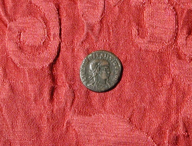 moneta - nummus - ambito romano imperiale (sec. IV d.C)