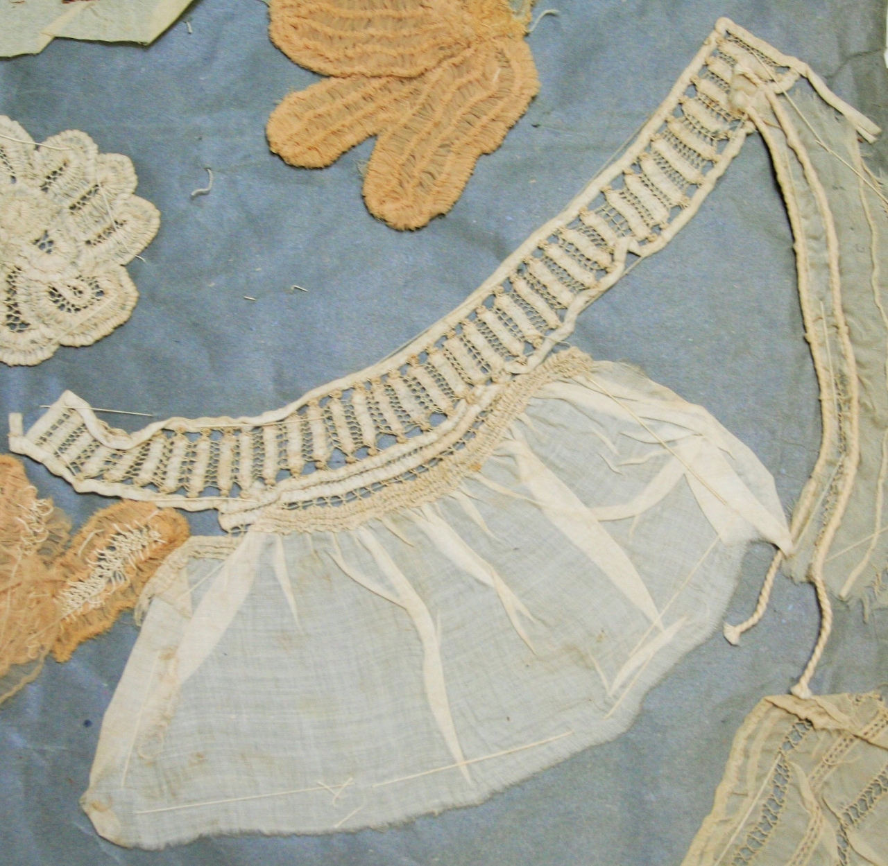 abito, frammento di Genoni Rosa (attribuito) - ambito milanese (inizio sec. XX)