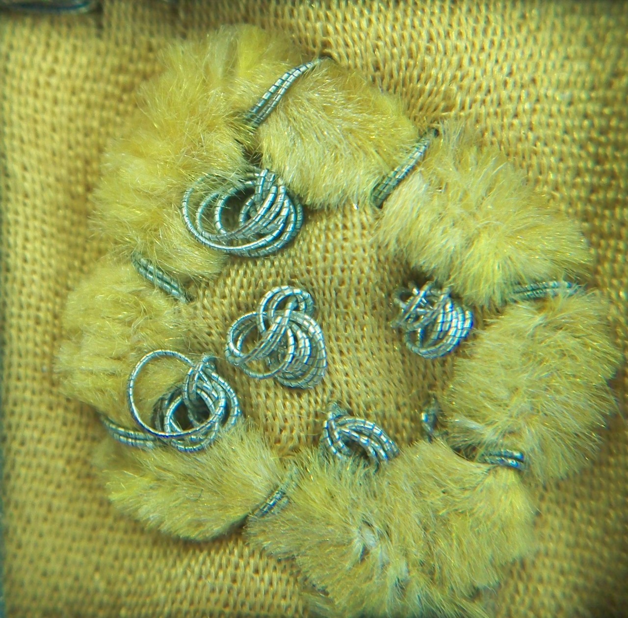 decorazione a ricamo, frammento di Genoni Rosa (attribuito) - ambito milanese (inizio sec. XX)