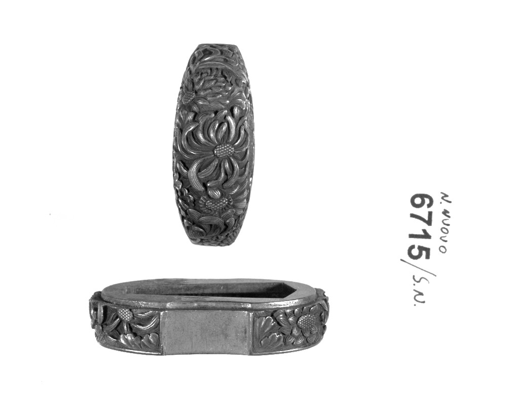 elementi decorativi (fuchi, opera isolata) - ambito giapponese (secc. XVI/ XIX)