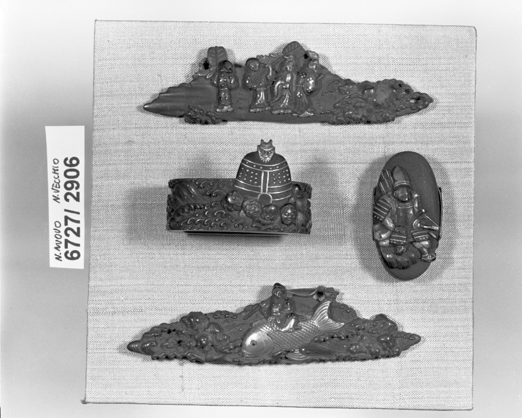 elementi decorativi (fuchi, opera isolata) - ambito giapponese (secc. XVI/ XIX)