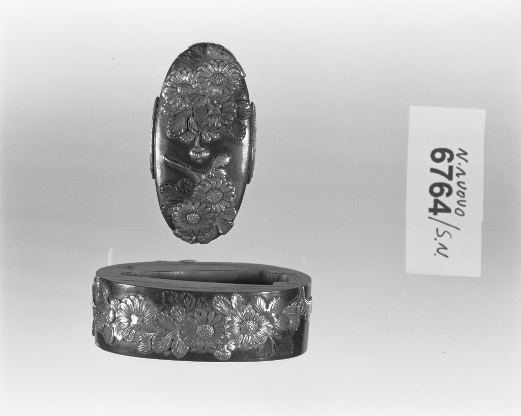 elementi decorativi (fuchi, opera isolata) - ambito giapponese (secc. XVI/ XIX)