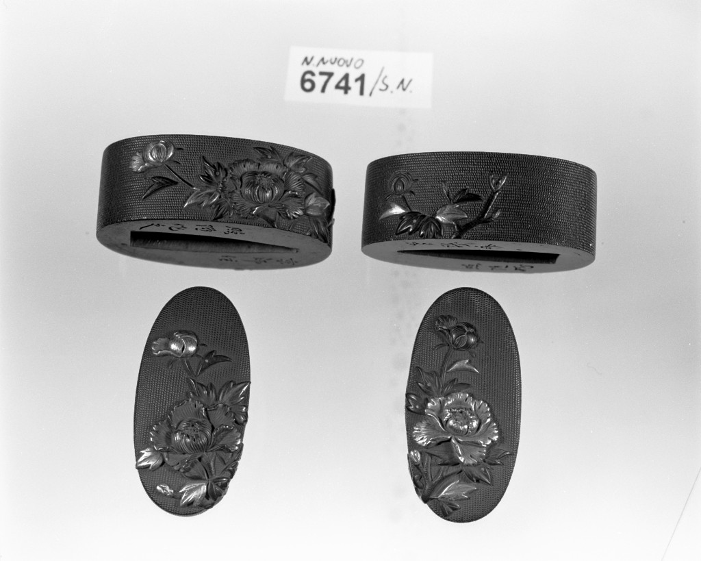 elementi decorativi (fuchi, opera isolata) - ambito giapponese (secc. XVI/ XIX)