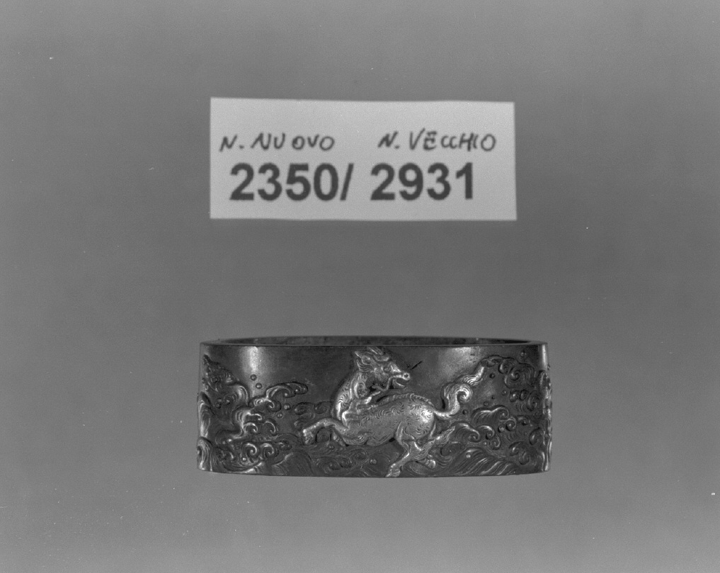 elementi decorativi (fuchi, opera isolata) - ambito giapponese (secc. XVI/ XIX)