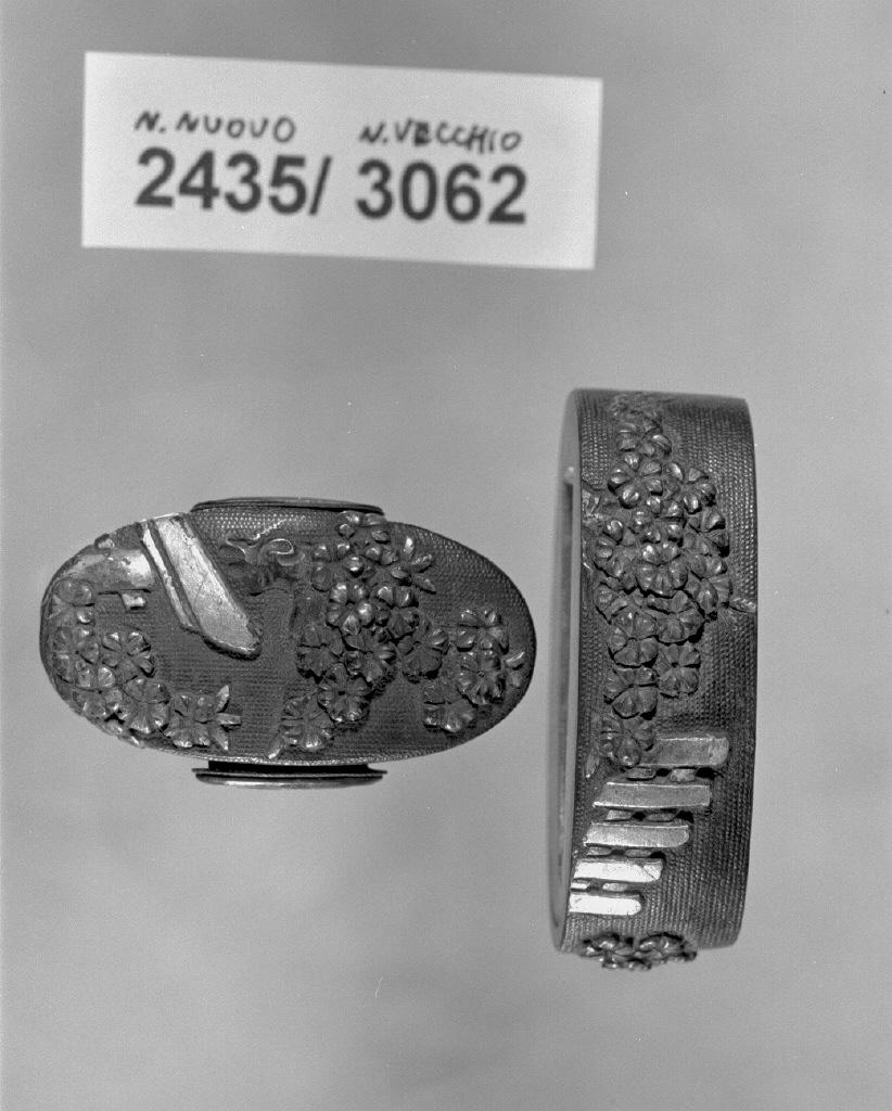 elementi decorativi (fuchi, opera isolata) - ambito giapponese (secc. XVI/ XIX)