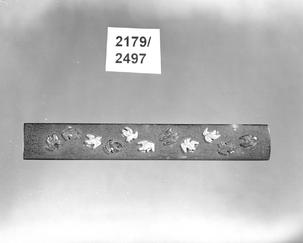 uccelli in volo (impugnatura di arma bianca, insieme) di Nara Mitsutoshi (secc. XVI/ XIX)