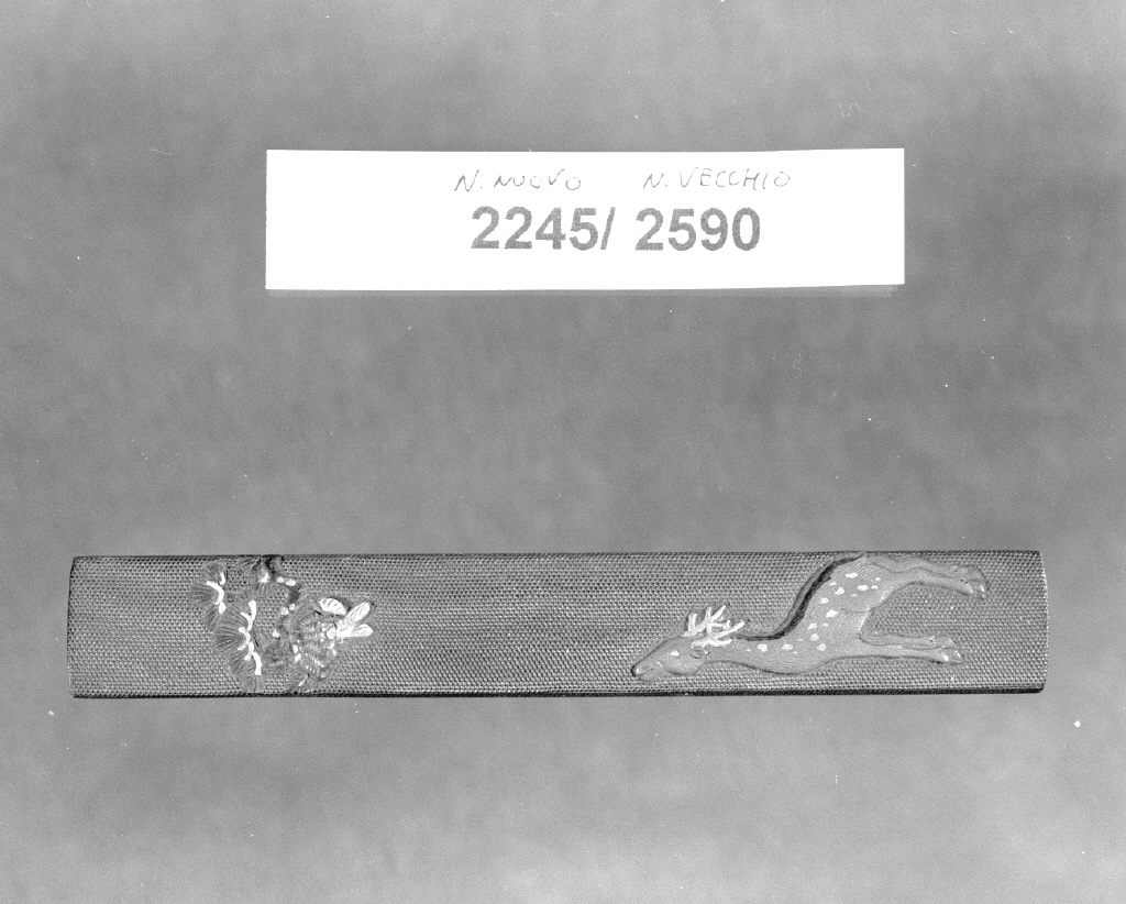 elementi decorativi (impugnatura di arma bianca, opera isolata) - ambito giapponese (secc. XVI/ XIX)