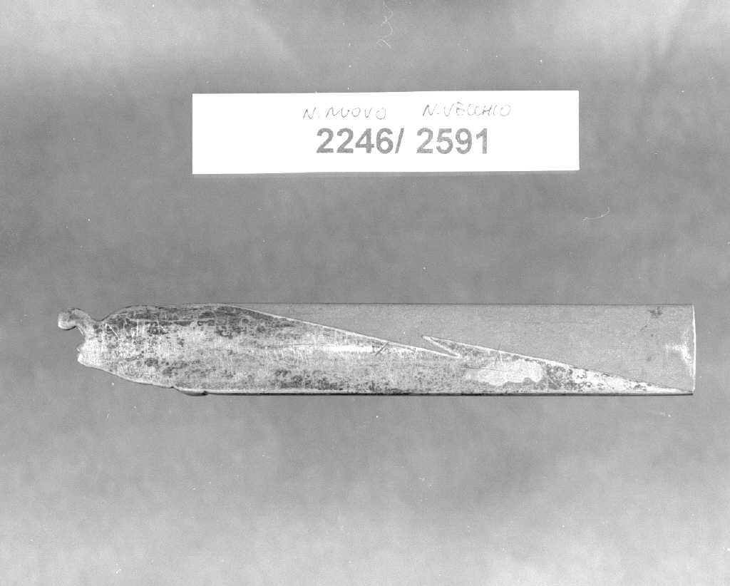 elementi decorativi (impugnatura di arma bianca, opera isolata) - ambito giapponese (secc. XVI/ XIX)