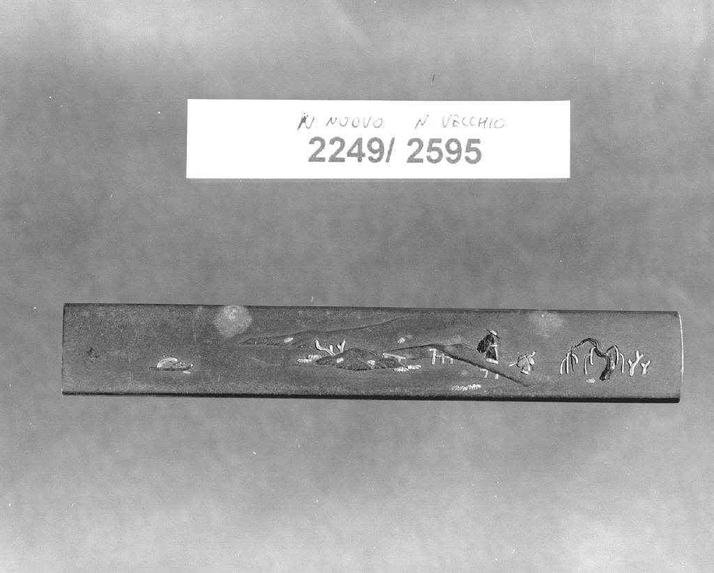 elementi decorativi (impugnatura di arma bianca, opera isolata) - ambito giapponese (secc. XVI/ XIX)