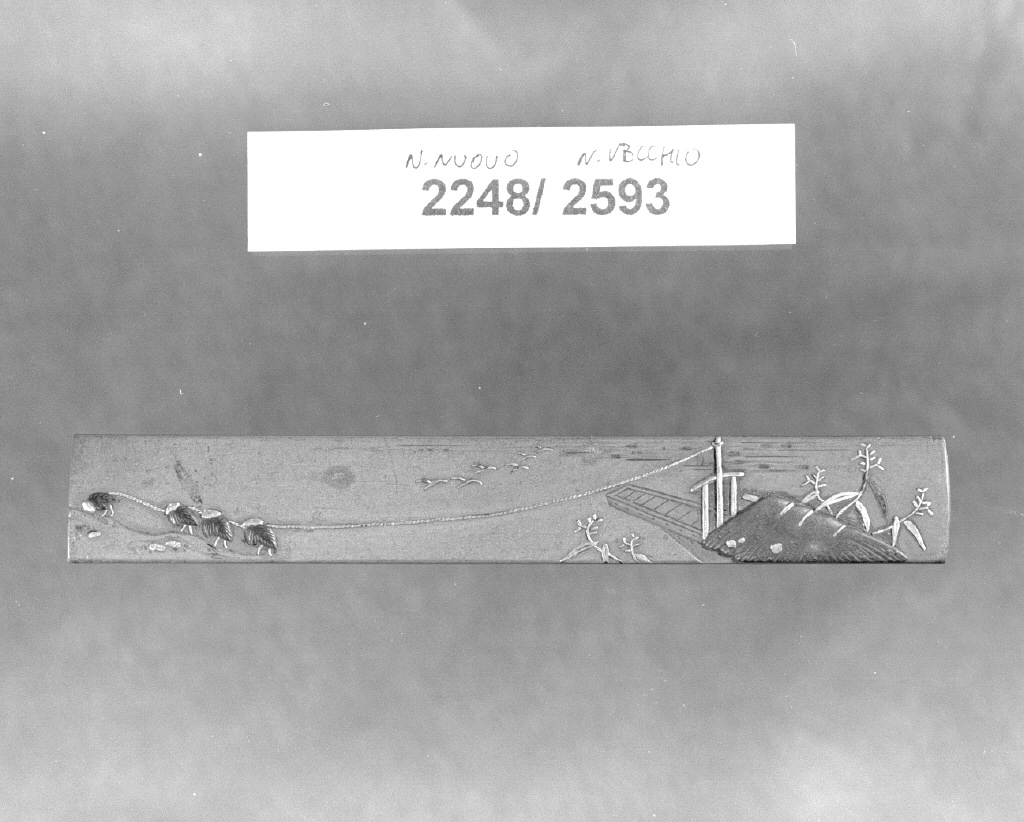 elementi decorativi (impugnatura di arma bianca, opera isolata) - ambito giapponese (secc. XVI/ XIX)