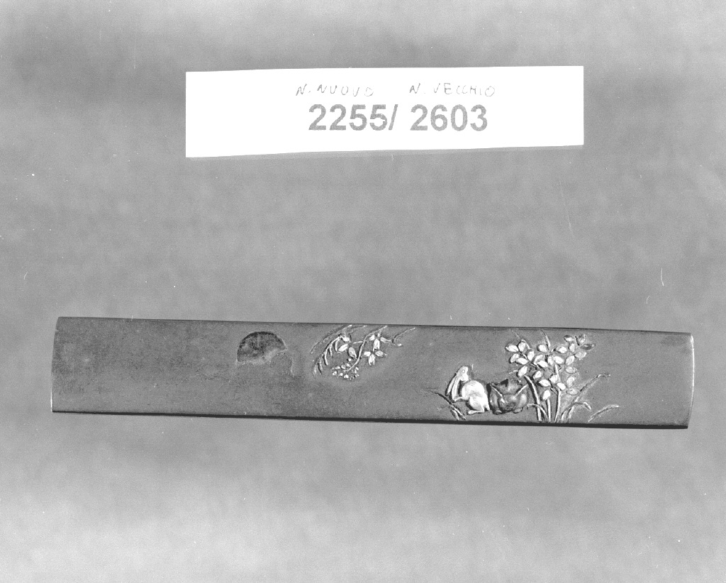 elementi decorativi (impugnatura di arma bianca, opera isolata) - ambito giapponese (secc. XVI/ XIX)