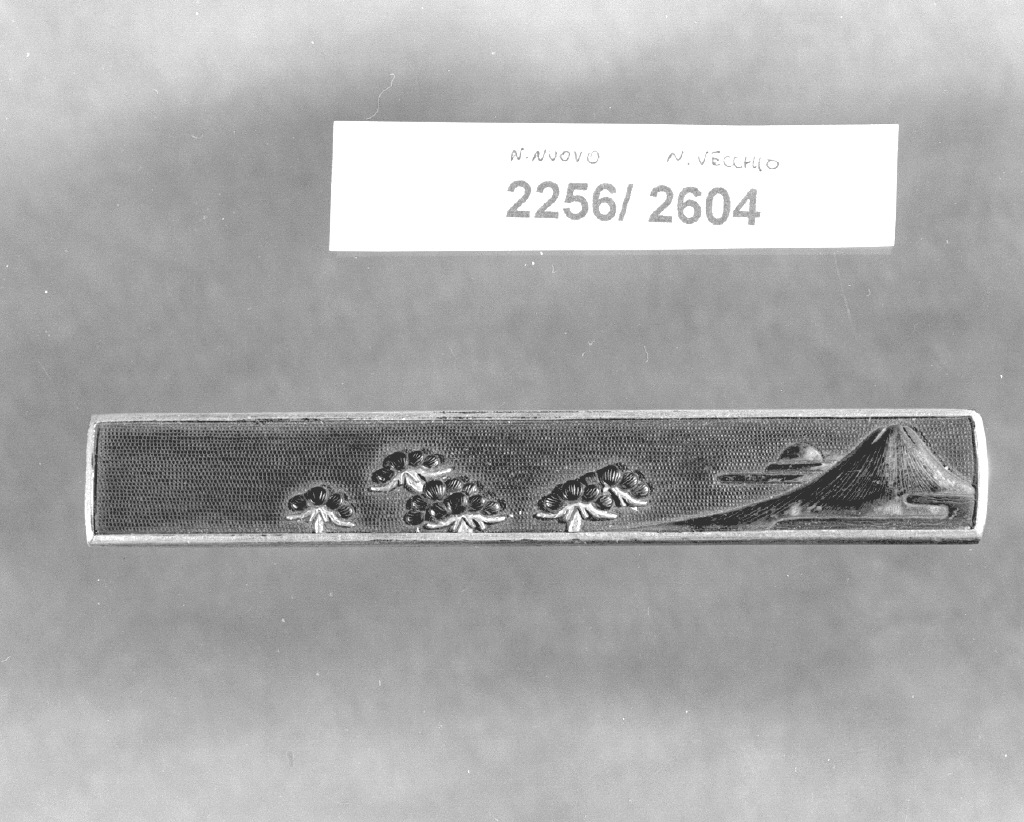 elementi decorativi (impugnatura di arma bianca, opera isolata) - ambito giapponese (secc. XVI/ XIX)