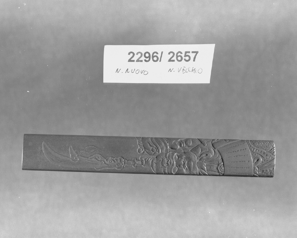 elementi decorativi (impugnatura di arma bianca, opera isolata) - ambito giapponese (secc. XVI/ XIX)