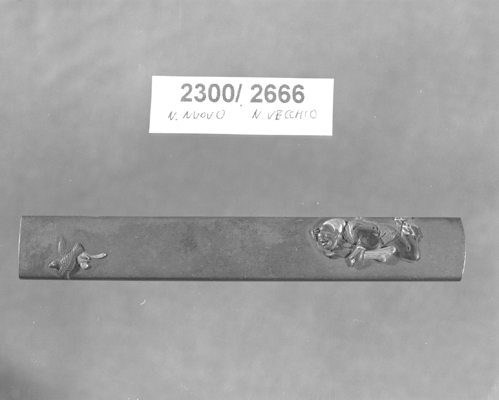 elementi decorativi (impugnatura di arma bianca, opera isolata) - ambito giapponese (secc. XVI/ XIX)