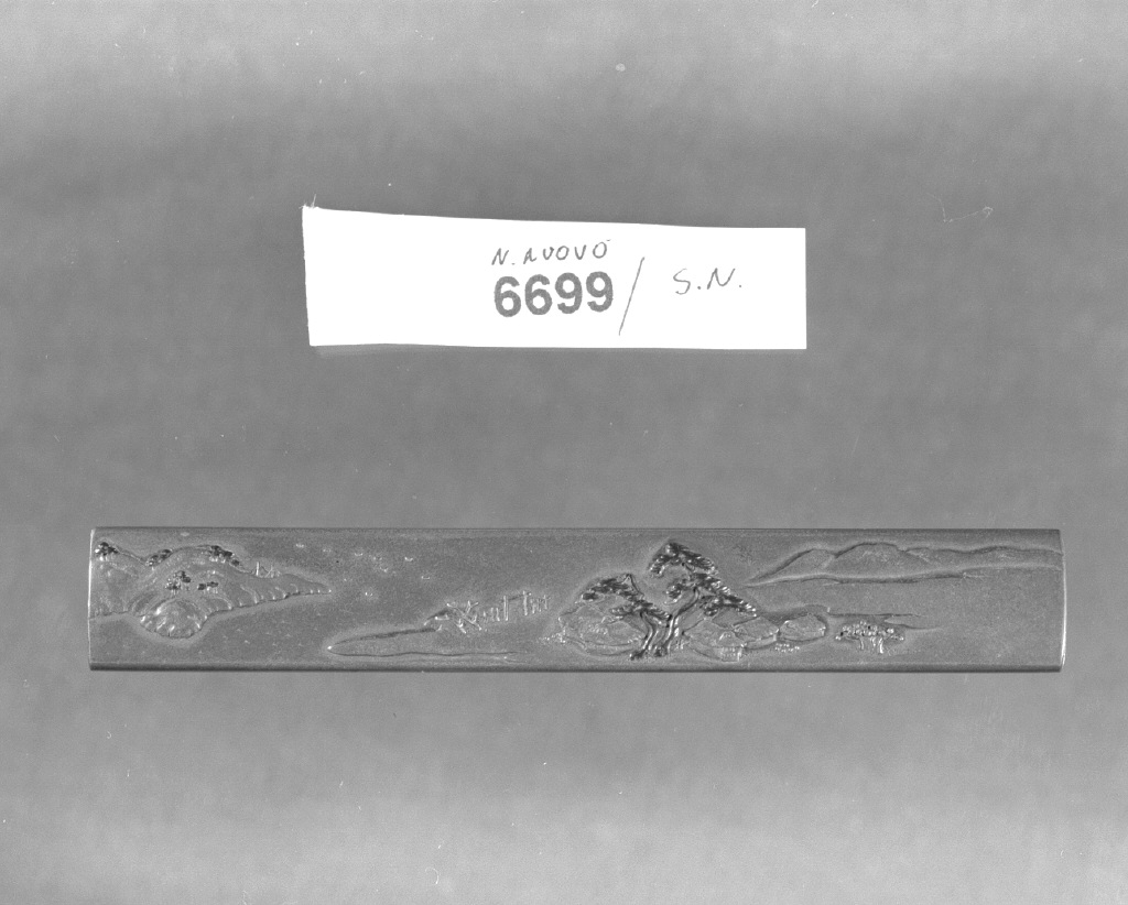 elementi decorativi (impugnatura di arma bianca, opera isolata) - ambito giapponese (secc. XVI/ XIX)