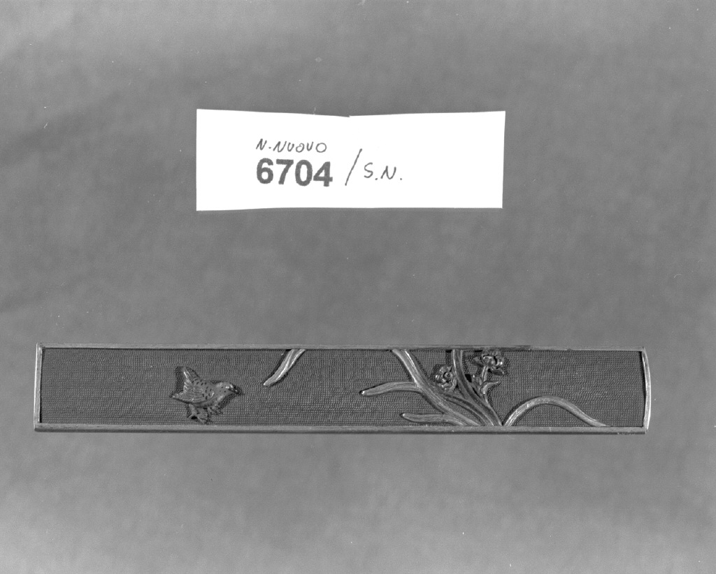 elementi decorativi (impugnatura di arma bianca, opera isolata) - ambito giapponese (secc. XVI/ XIX)