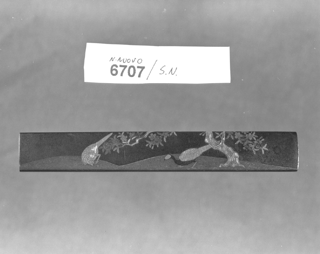 elementi decorativi (impugnatura di arma bianca, opera isolata) - ambito giapponese (secc. XVI/ XIX)