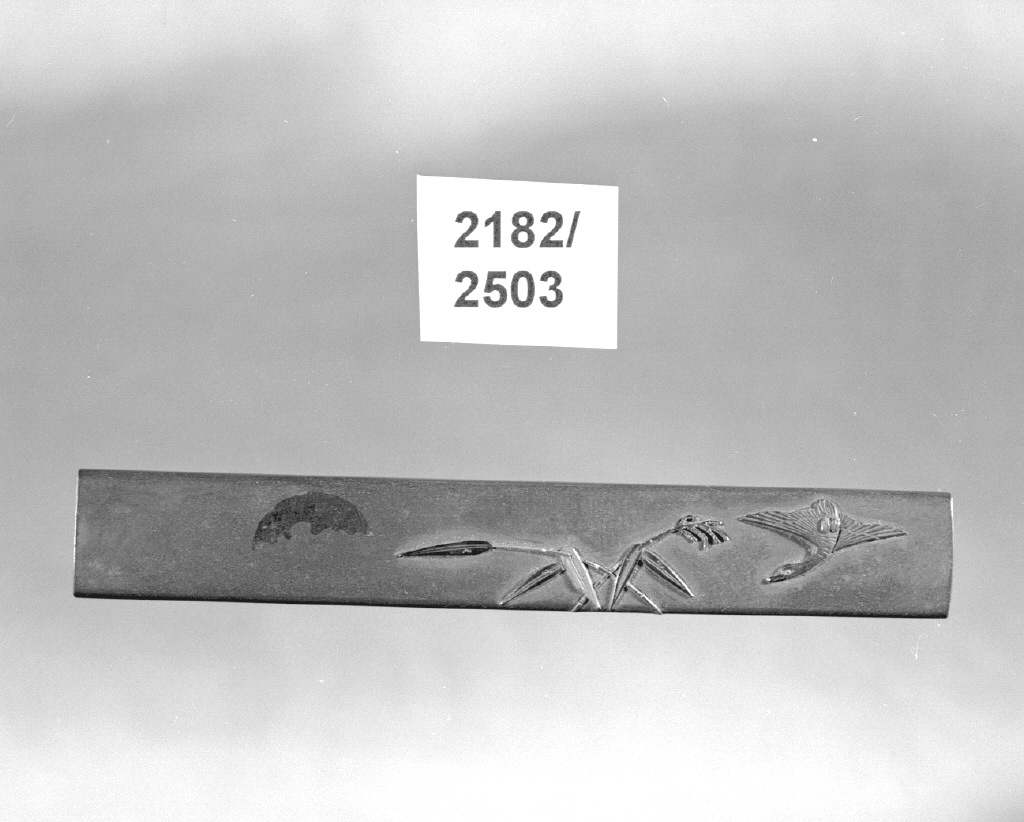 paesaggio con uccelli (impugnatura di arma bianca, opera isolata) - ambito giapponese (sec. XIX)